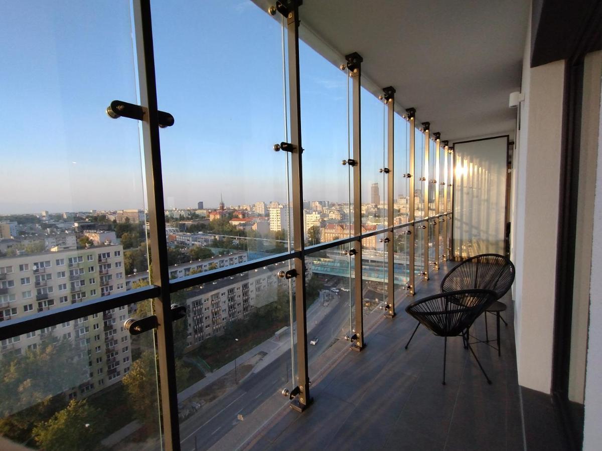 Wola Tower Deluxe Separate Bedroom With Free Garage - By Perfect Apart Warsaw Exterior photo