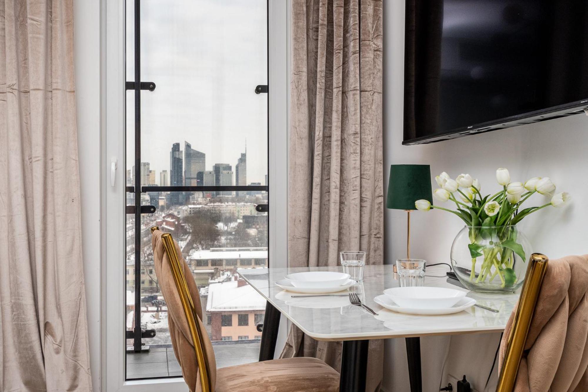 Wola Tower Deluxe Separate Bedroom With Free Garage - By Perfect Apart Warsaw Exterior photo